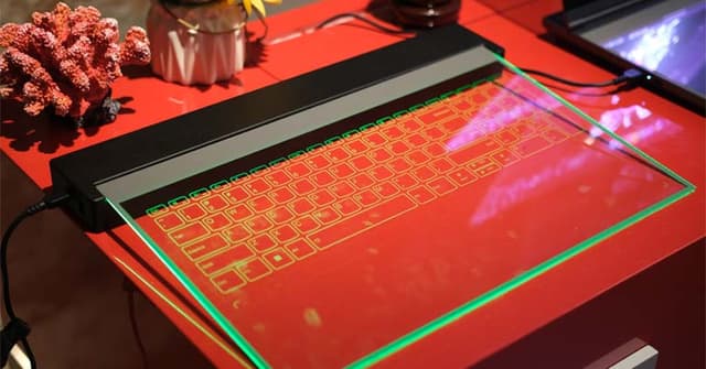 Lenovo Transparent Laptop, Display & Availabiltiy