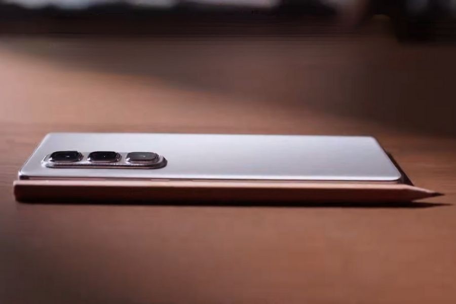 Infinix Hot 50 Pro Plus thickness vs pencil